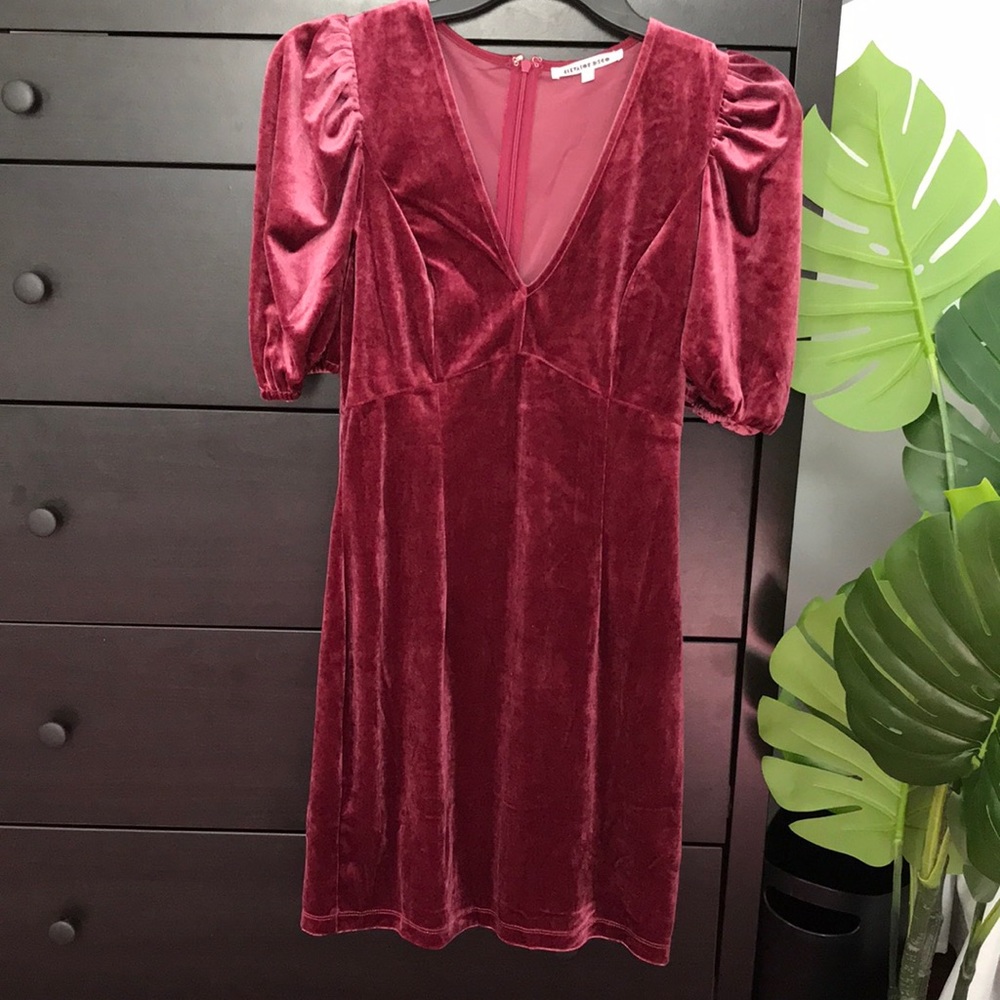 Elevator Disco Half-sleeve Velvet Dress
